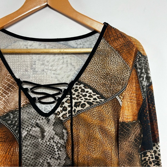 Unknown brand Mixed Animal Print Top With Lace Detail 1X EUC - Picture 4 of 7